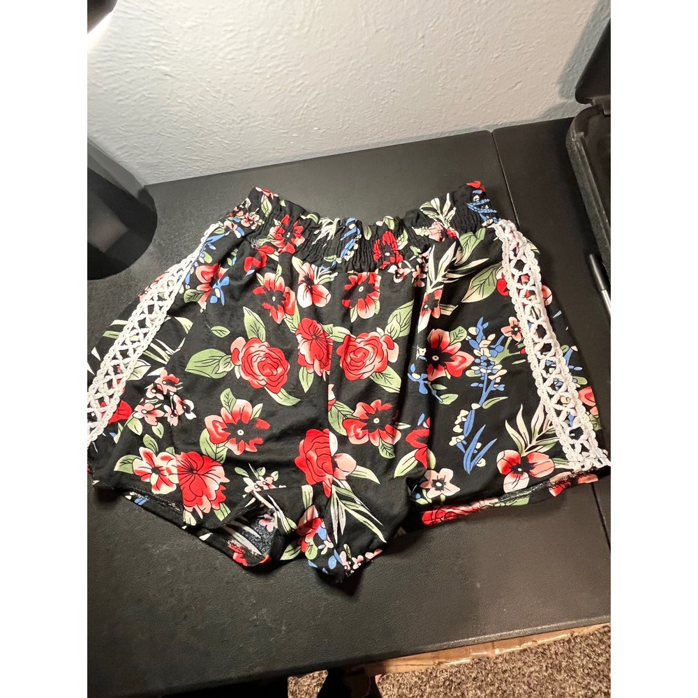 Extra Belleza Womens Floral Shorts Black Red Rose Crochet Lace Trim Size M